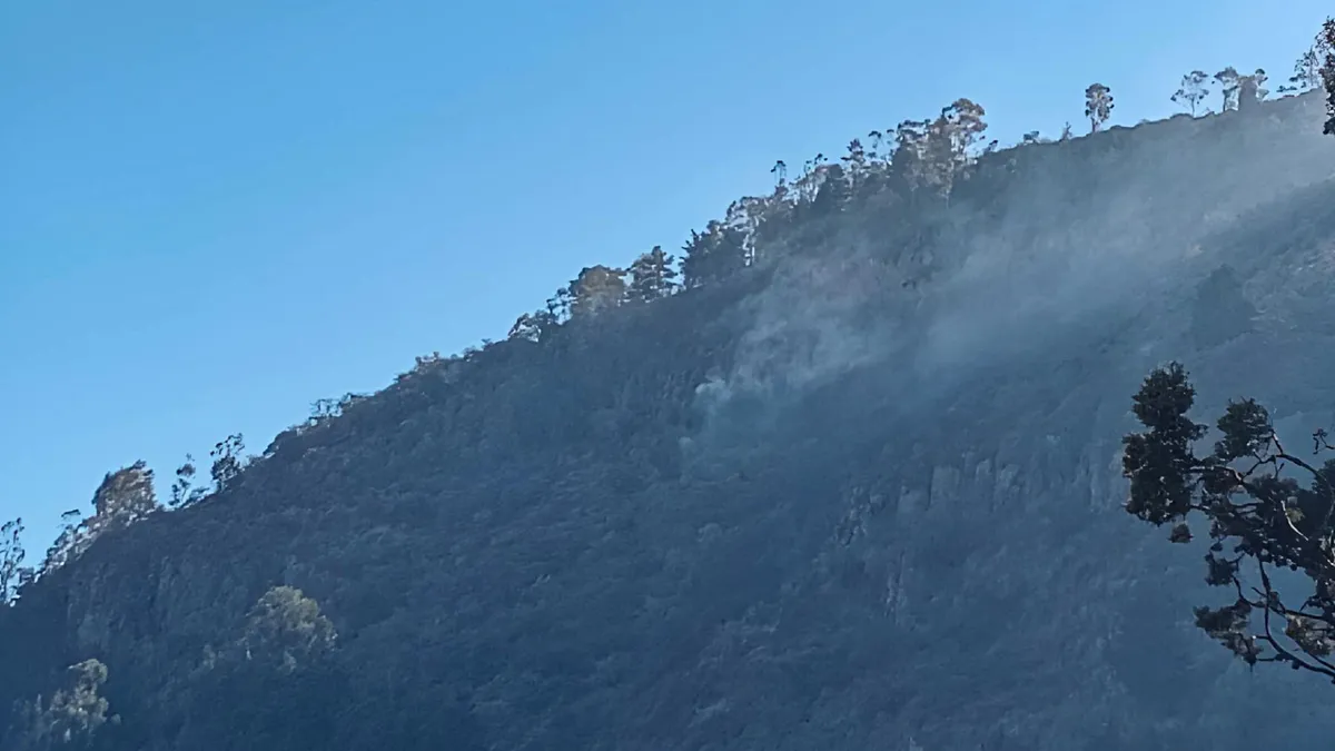 Toluca: Reportan incendio en el cerro de La Teresona controlado