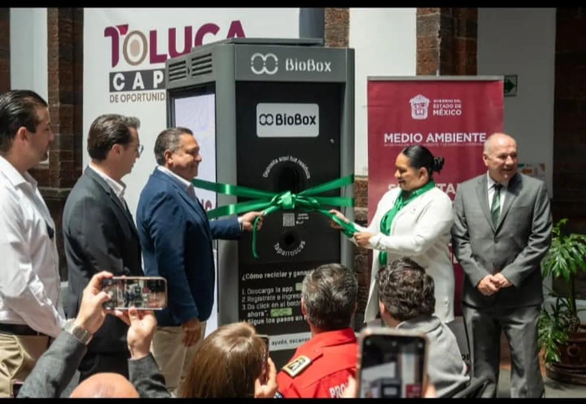 Toluca estrena la primera máquina inteligente de reciclaje en Edomex