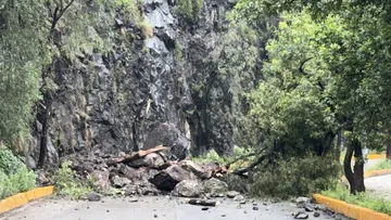 PC atendió desgajamiento de cerro en Atizapán; no hay lesionados