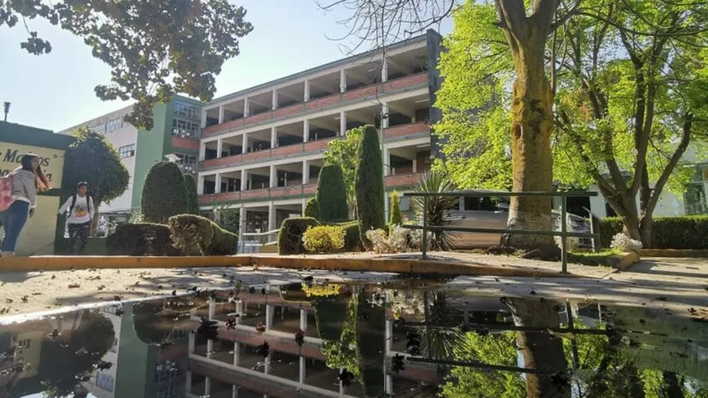 Los espíritus que observan en Prepa 1 de Toluca