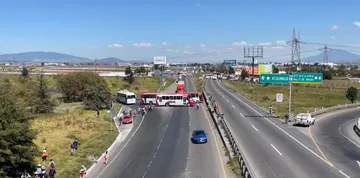 Bloquean carretera Toluca-Atlacomulco y Libramiento Bicentenario