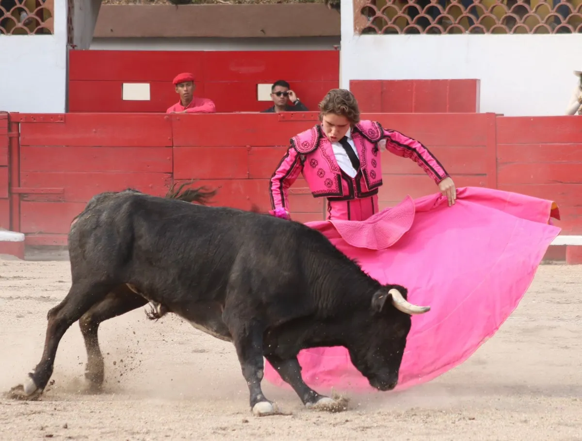 Santa Clara Coatitla celebrará sus fiestas patronales con tradicional novillada taurina
