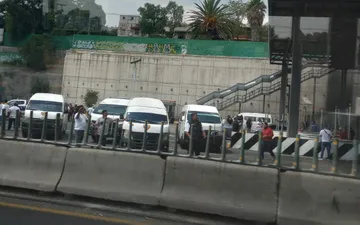 Transportistas se plantan sobre la autopista México-Pachuca