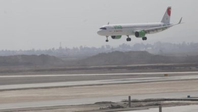 Primer avión comercial aterrizando en Santa Lucía