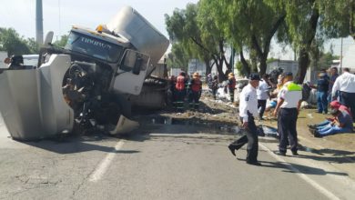 La pesada unidad transportaba material de desperdicio