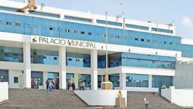 Edificio ayuntamiento de Naucalpan, adeuda pagos