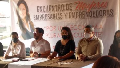 La empresaria organizada del encuentro de mujeres empresarias y emprendedoras