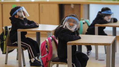 Niños en clase presencial