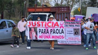 Familiares de la menor marchando en calles de Texcoco