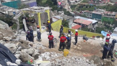 Personal de Protección Civil laborando