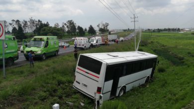 Autobús sale de la carretera