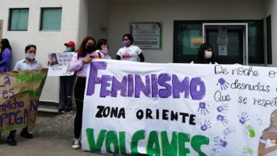 Mujeres manifestándose