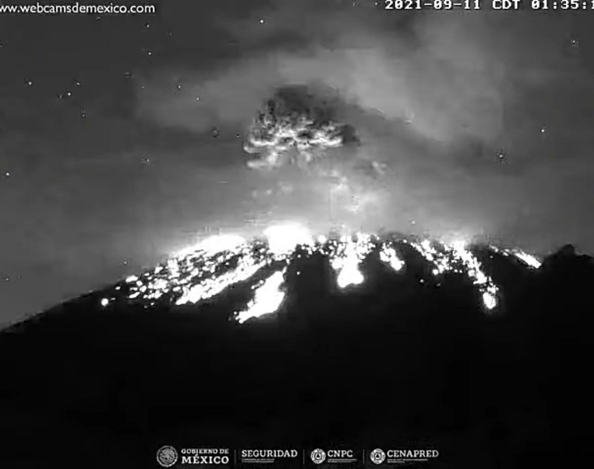 El volcán entró en actividad