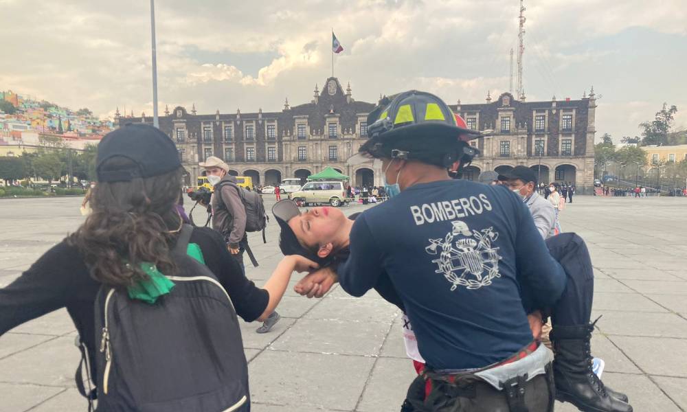 policías vs feministas