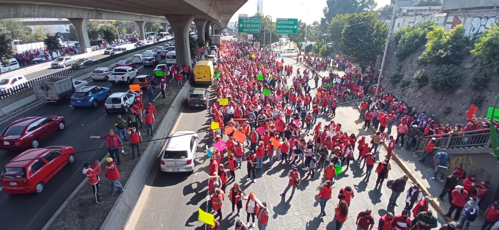 Trabajadores de Naucalpan bloquearon Periférico