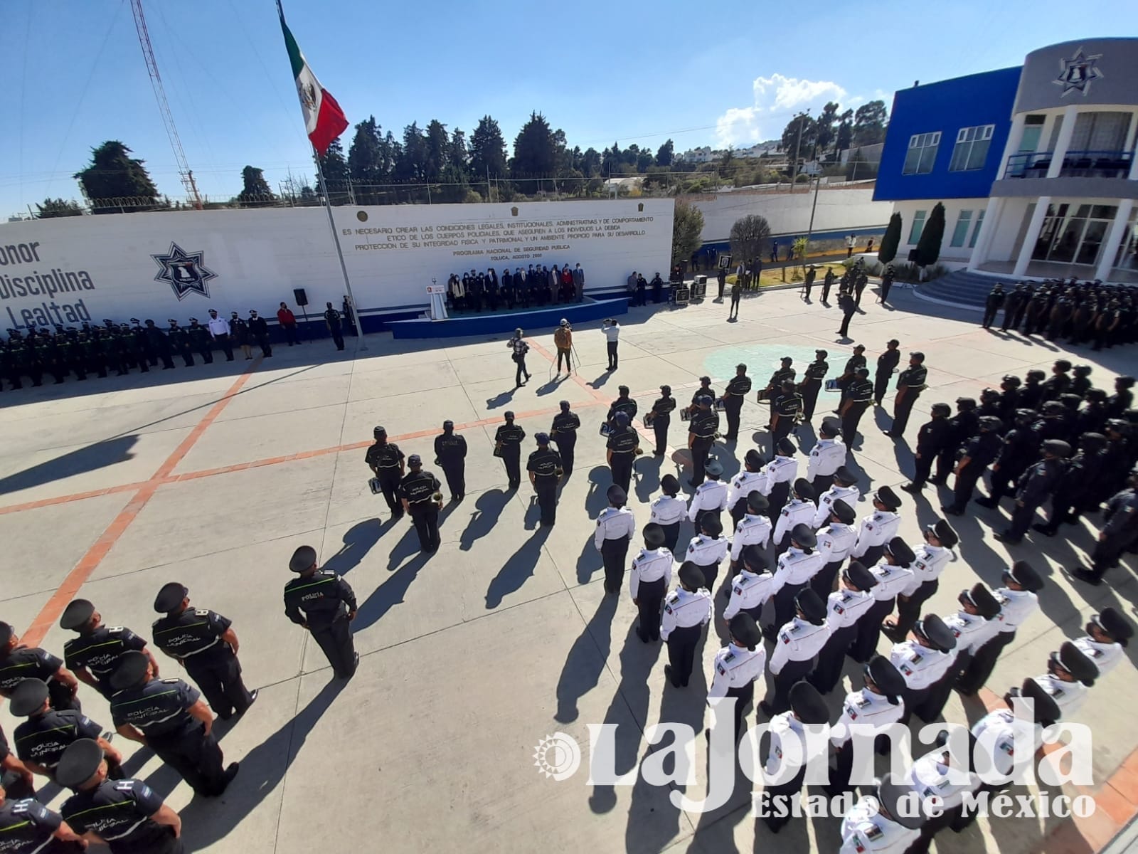 Policías pie tierra