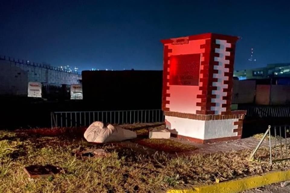 estatua de AMLO en Atlacomulco