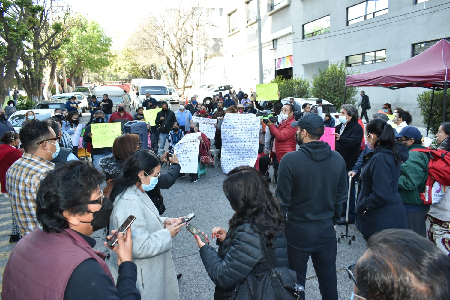 Habitantes de Ecatepec exigen abasto de agua