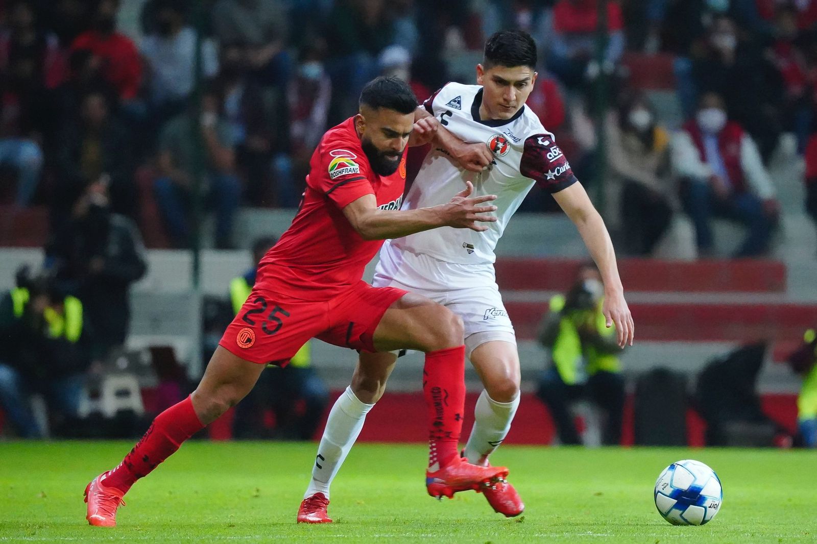 Se jugó el primer juego del fútbol mexicano, la fecha 8 llegó al Estadio Nemesio Díez, el Toluca FC recibió a Xolos de Tijuana