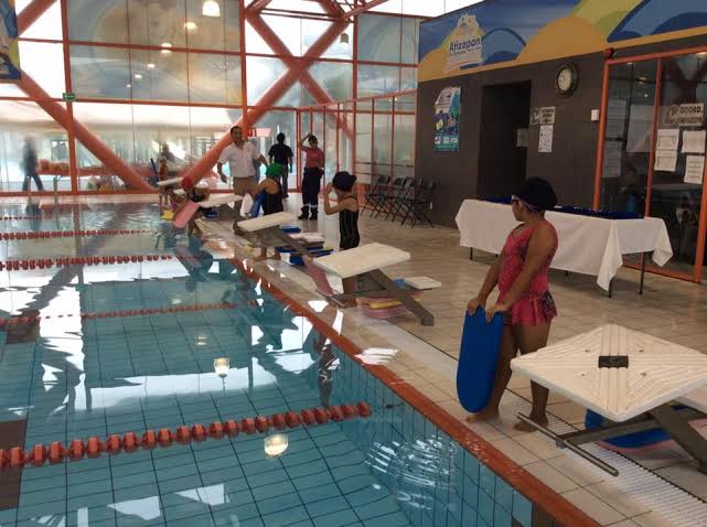 Clases de natación que se cobraron indebidamente en Atizapán serán devueltas por gobierno