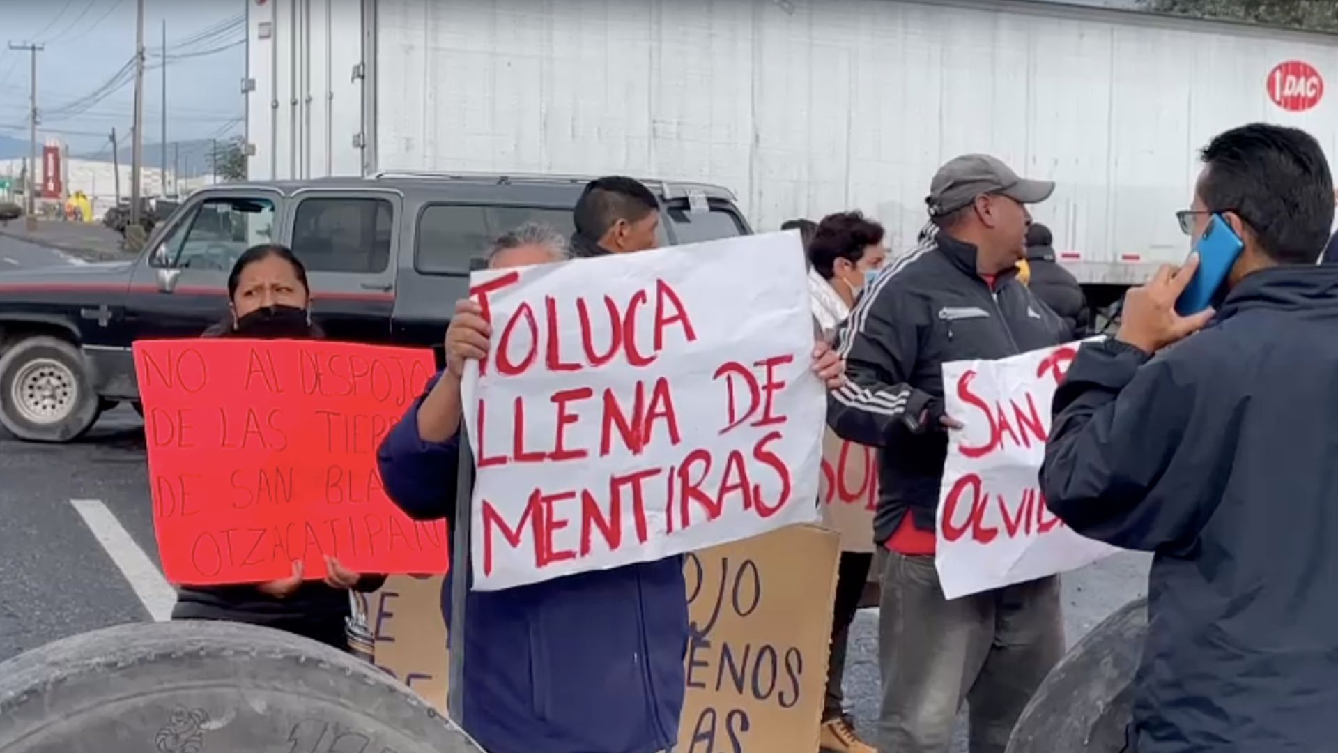 bloqueo en la carretera Toluca-Naucalpan