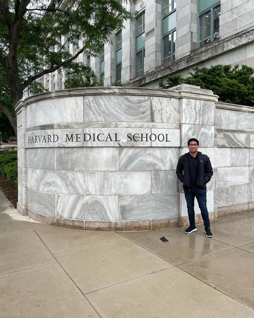 Estudiante de la UAEMéx realiza estancia en Harvard