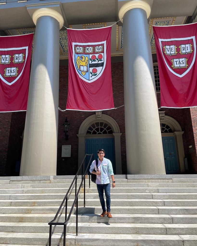 Estudiante de la UAEMéx realiza estancia en Harvard 