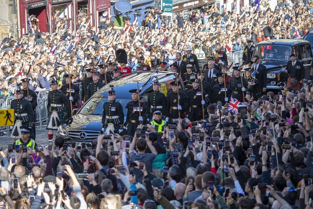 procesión fúnebre de la Reyna Isabel