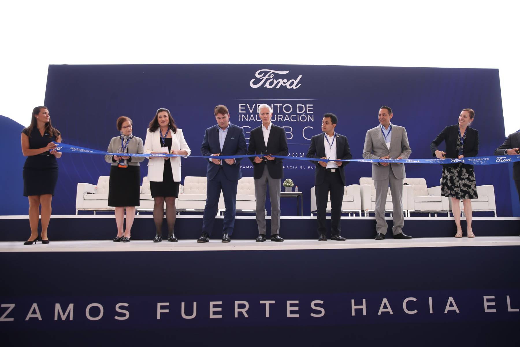 Inauguran el Global Technology and Business Center de Ford México en ...