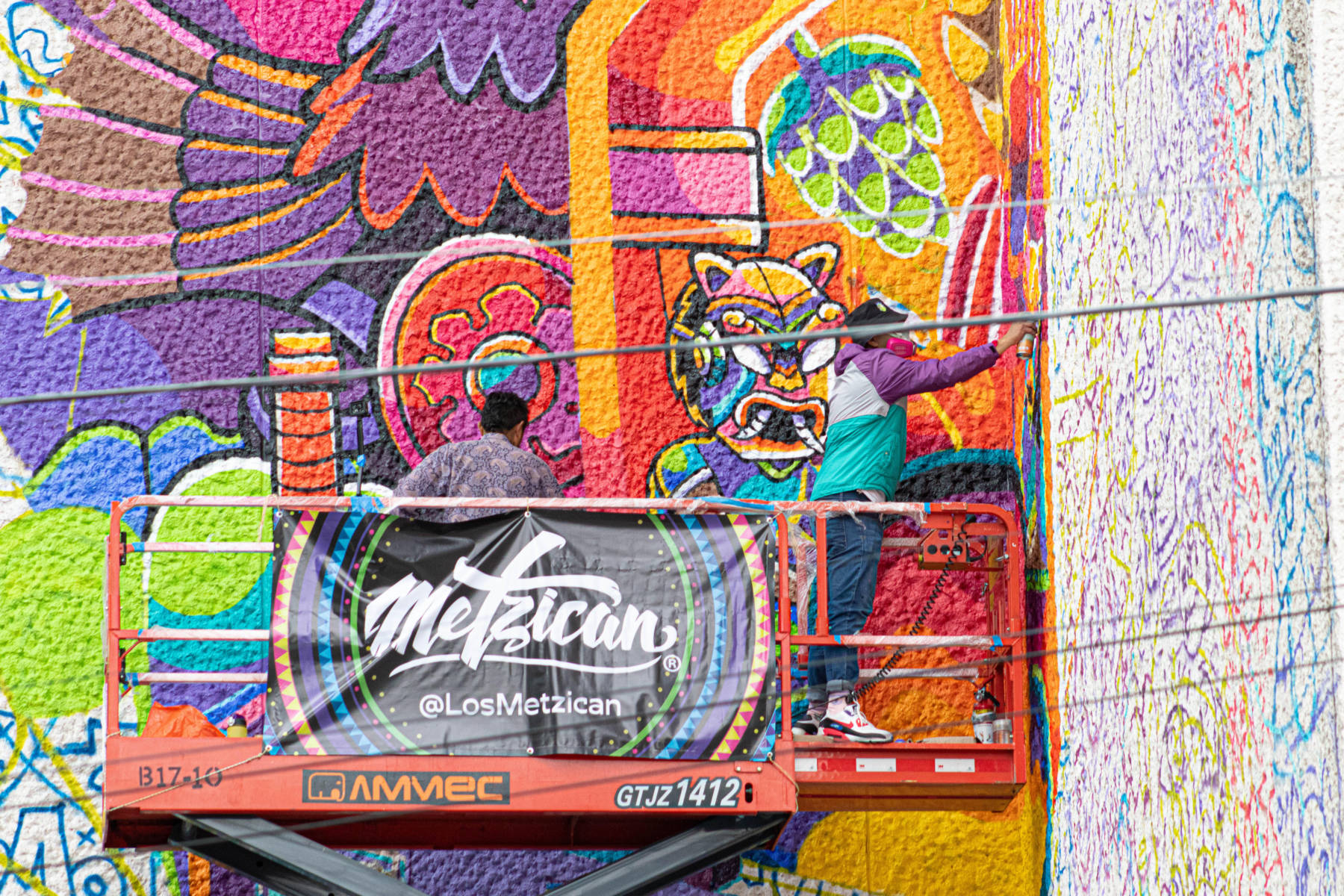 mural de 16 metros de altura