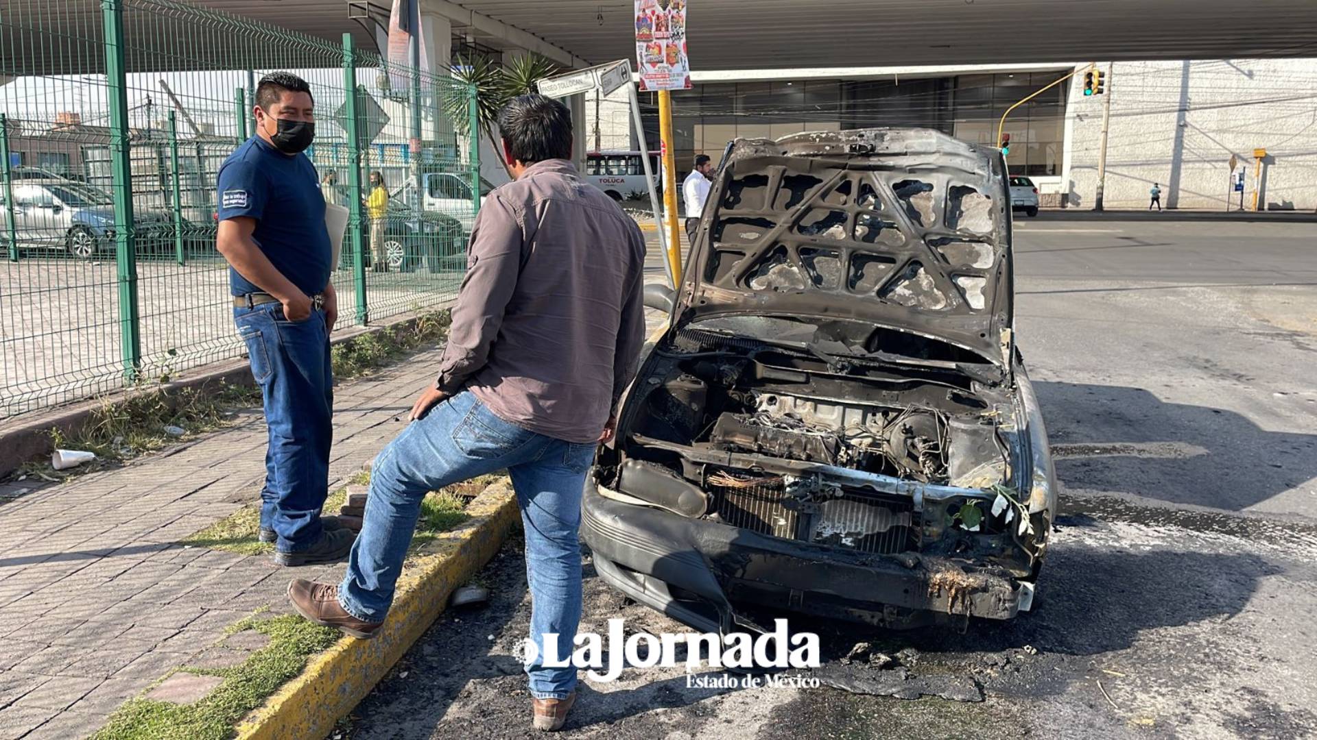 incendio-en-paseo-tollocan-y-urawa