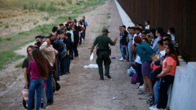 Al rededor de las 3 de la madrugada de hoy, fueron hallados otros migrantes de los 50 que fueron privados de su libertad en la carretera 57 a la altura de Matehuala, San Luis Potosí. Foto: La Jornada