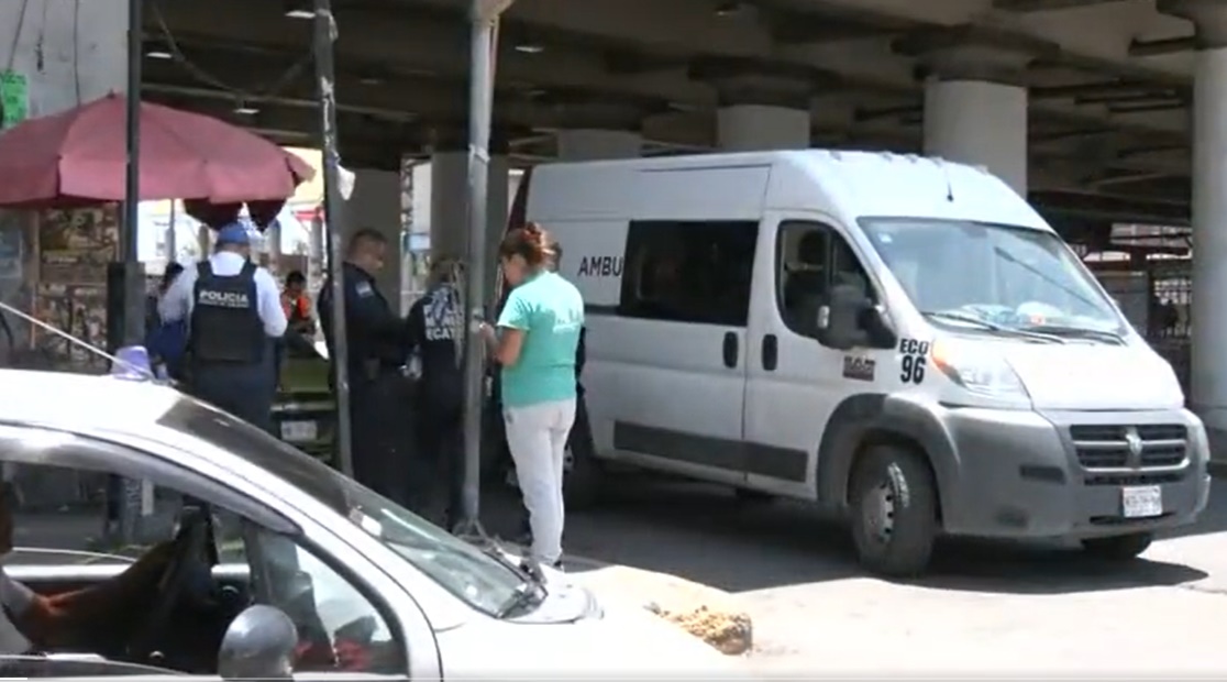 Los servicios periciales del Estado de México llegaron al lugar para levantar el cuerpo y hacer las primeras diligencias ante tan lamentable suceso. Foto: Captura