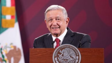 Ante la consigna del quien "nada debe, nada teme", Andrés Manuel López Obrador volvió a hablar de la candidata del Frente Amplio por México y de los contratos de sus empresas con el gobierno en pasadas administraciones. Foto: Presidencia