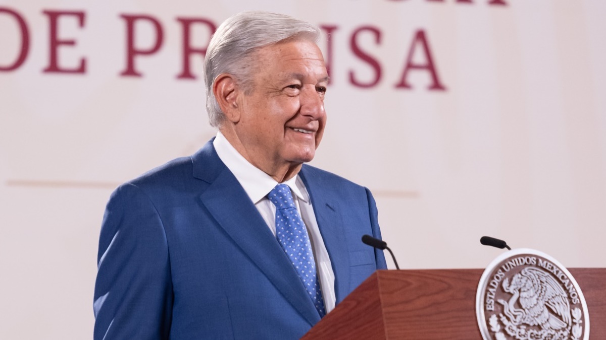 Andrés Manuel López Obrador informó que la primera etapa del tren corresponde a 29 kilómetros de distancia entre la terminal Zinacantepec por tres estaciones hasta Lerma. Foto: Presidencia