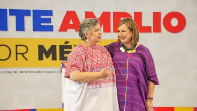 Foto de Xóchitl Gálvez y Beatriz Paredes.