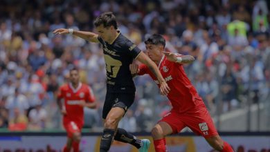 Foto de jugadores de Pumas y Toluca que se enfrentarán en el regreso de la Liga MX en vivo este viernes.