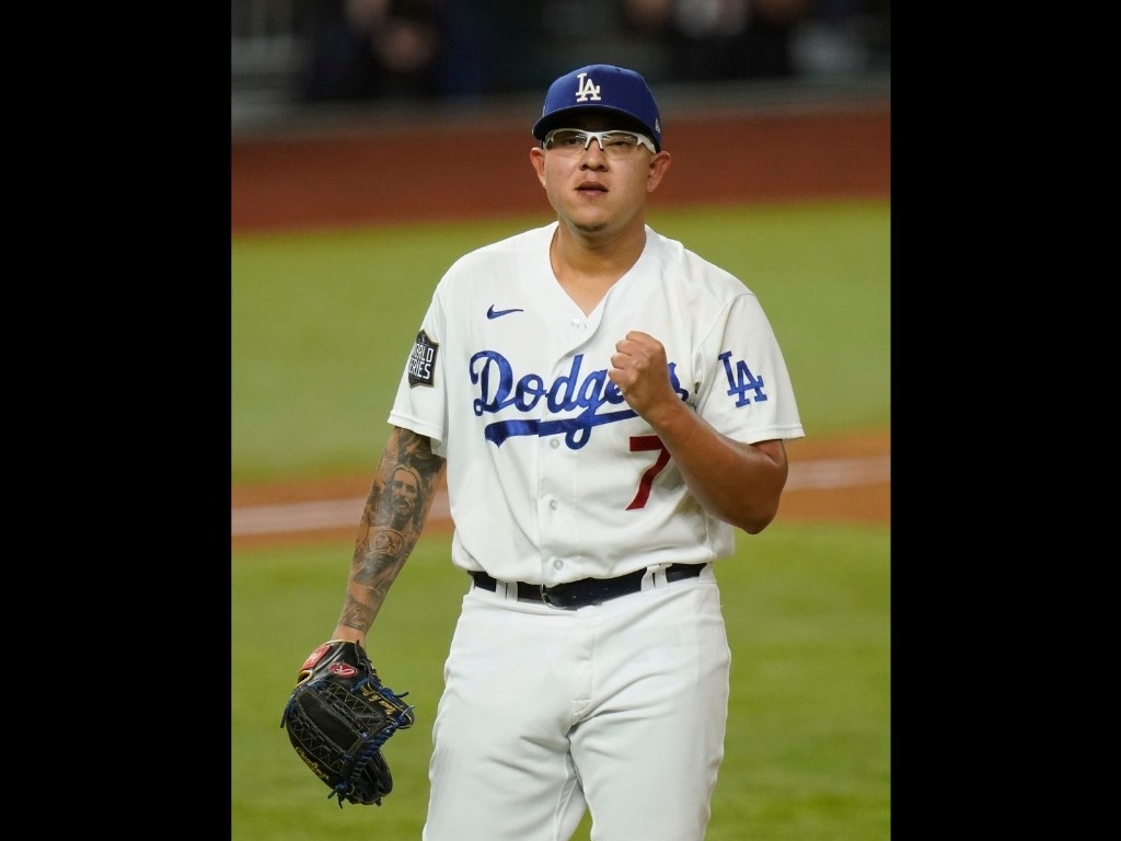 La policía de Los Ángeles informó que el lanzador estrella de los Dodgers fue arrestado el domingo por violencia doméstica. Foto: La Jornada