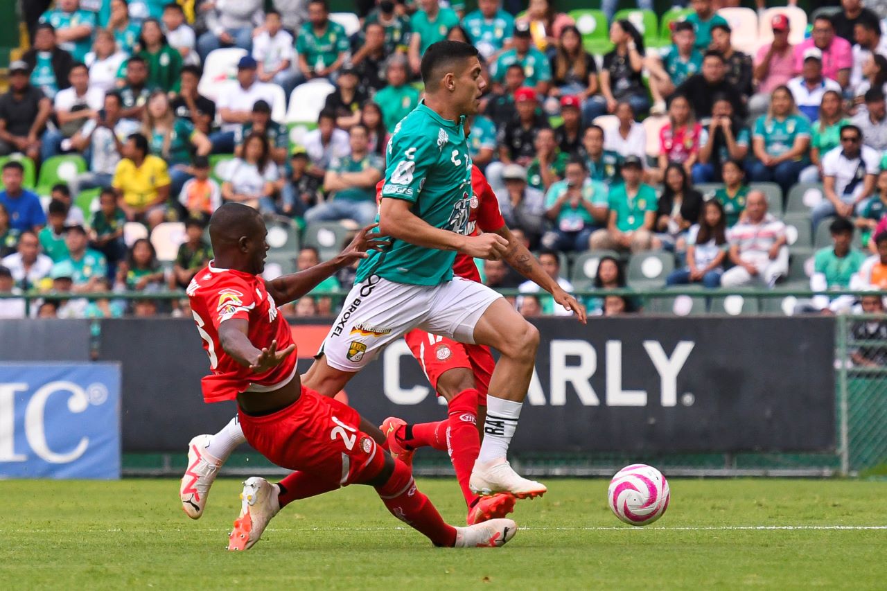 Foto de jugadores de Toluca y León.