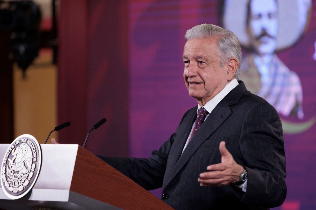 Ante esto, el Presidente Andrés Manuel López Obrador aseguró que "si a esas vamos, pues no se podría elegir al Presidente porque se requiere un perfil especial". Foto: Presidencia