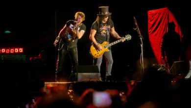 Lla banda liderada por Axl Rose y Slash tenía programada en salir a las 20:55, pero su demora, fieles a su costumbre, hizo que se avivará la preocupación de cancelación al festival de metal. Fotos: Cortesía Alberto Rojas