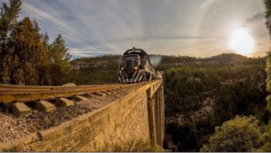 El Presidente Andrés Manuel López Obrador en el escrito se dio a los concesionarios de carga (Kansas City Southern de México, Ferromex y Ferrovalle) hasta el 15 de enero para que presenten una propuesta para poner en marcha siete primeras rutas. Foto: La Jornada