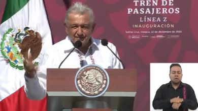 Tras el banderazo de salida al convoy por parte del presidente Andrés Manuel López Obrador, el mandatario y sus invitados abordaron los vagones de este nuevo proyecto, uno de los más ambiciosos de su administración con el que pretende impulsar el desarrollo en la zona y conectar los dos océanos: Pacífico y Atlántico. Foto: Especial