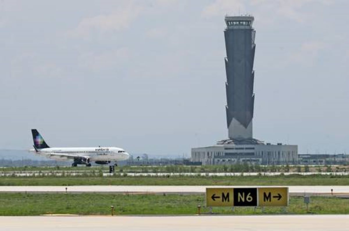 Desde la construcción del Aeropuerto Internacional Felipe Ángeles (IAFA) una de las mayores preocupaciones es el cómo llegar, y la falta de transporte que había al rededor de la terminal aérea. Foto: La Jornada