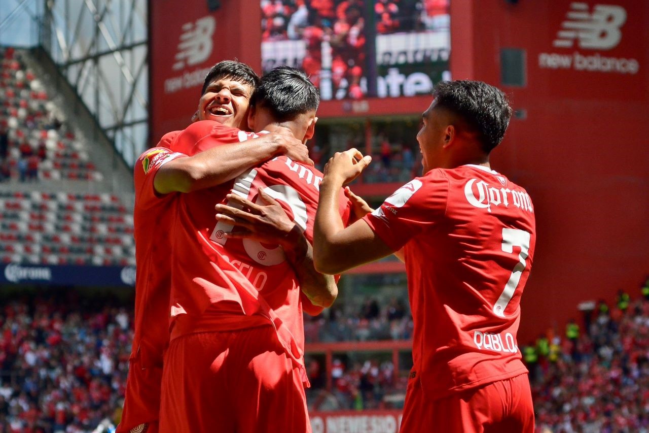 Foto de jugadores de Toluca, que se enfrentará a Querétaro en vivo este viernes.