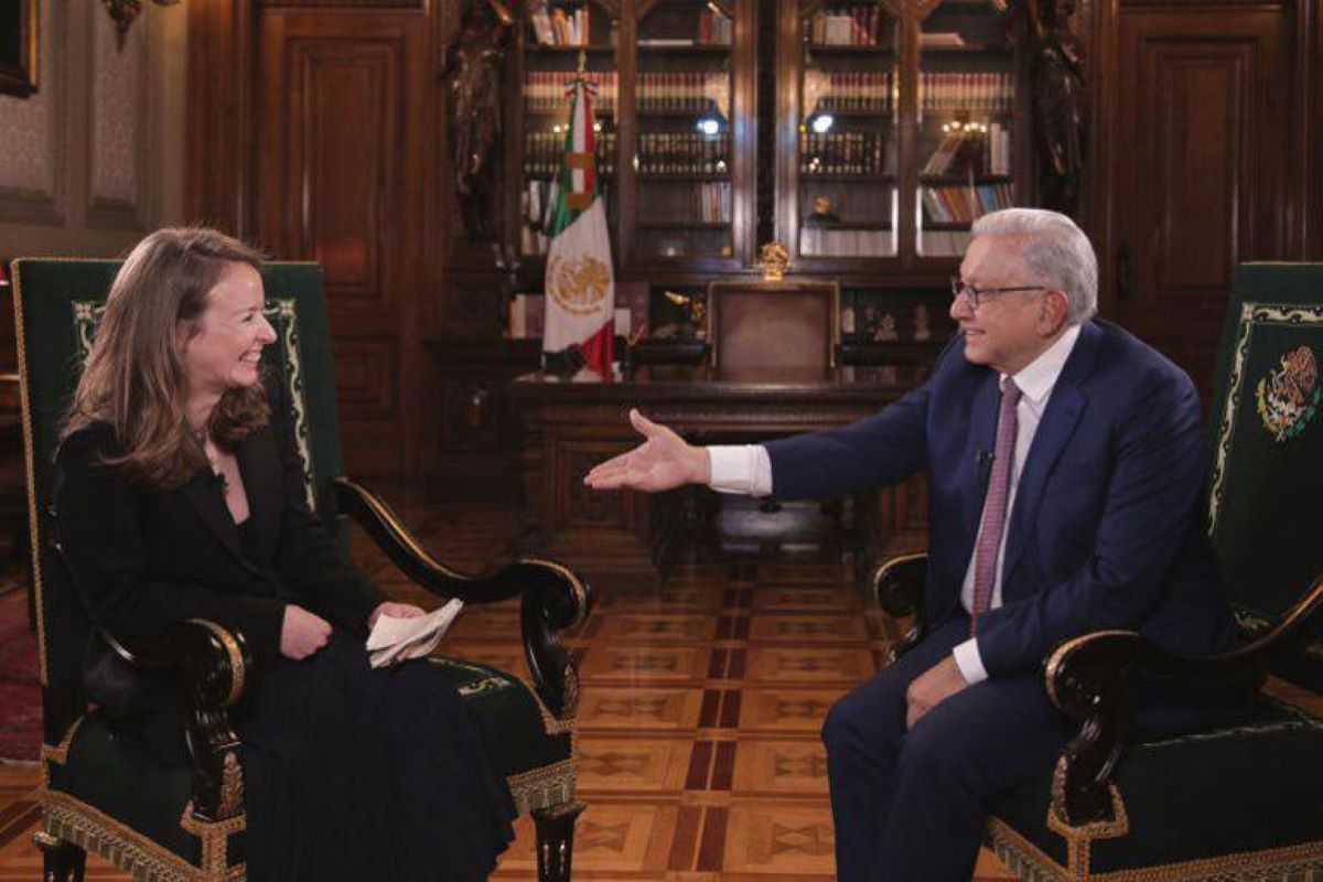 El Presidente Andrés Manuel López Obrador durante la entrevista que dio a la periodista rusa, Inna Afinogenova hizo expresiones a favor de la candidata de la coalición Sigamos Haciendo Historia, Claudia Sheinbaum. Foto: La Jornada