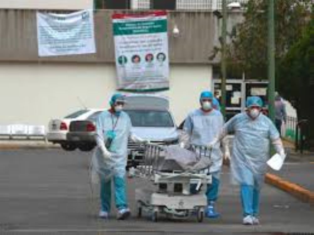 Según los datos que revelaron es que de 2020 hasta el fin de la pandemia, en México perdieron la vida 808 mil 619 personas. Foto: La Jornada.