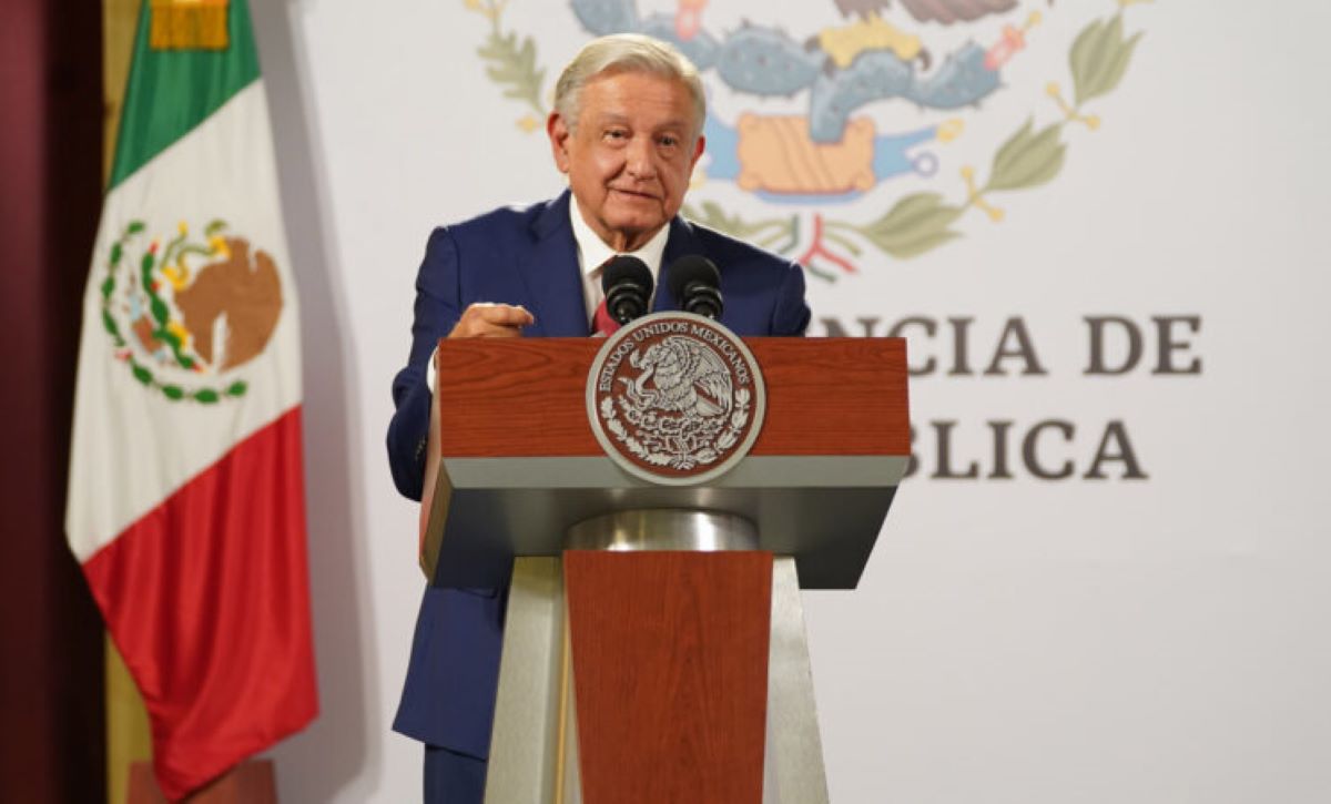 El Jefe del Ejecutivo informó que se emitió un decreto mediante el cual se libere del cobro del Impuesto Sobre la Renta (ISR) a aquellos que perciban menos de la cantidad antes mencionada. Foto: Presidencia.