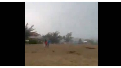 Captan VIDEO de momento exacto en que rayo impacta en tres niños en esta playa. Foto: Caputura de Pantalla