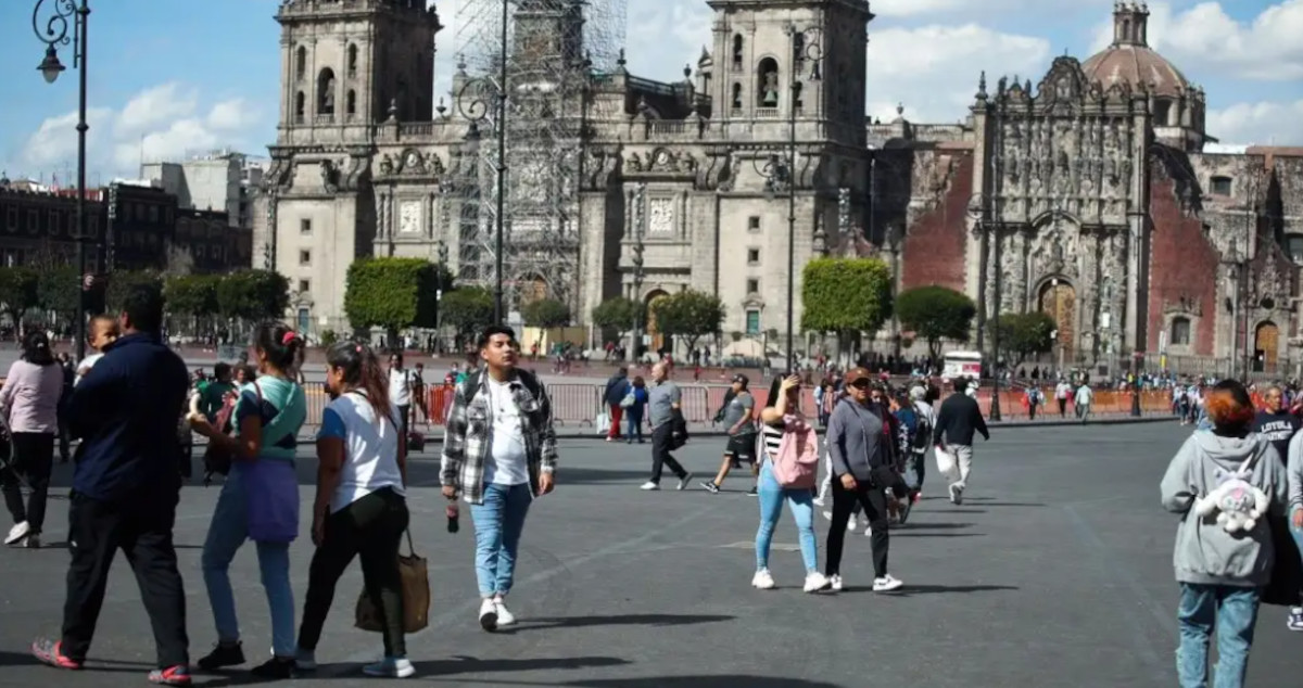 Zócalo de la CDMX se convertirá en peatonal este domingo; ya no entraran carros ni motos Foto: Cristina Rodríguez